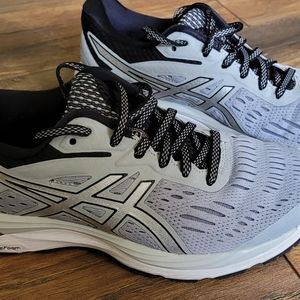 Asics Gel Cumulus womens shoes size 6